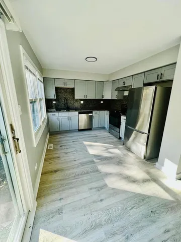 $2,700 | 2021 Farnham Court, Schaumburg, IL 60169