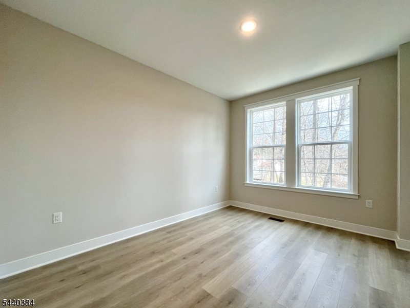 104 Myrtle Road Warren, NJ 07059 - Photo 14 of 21