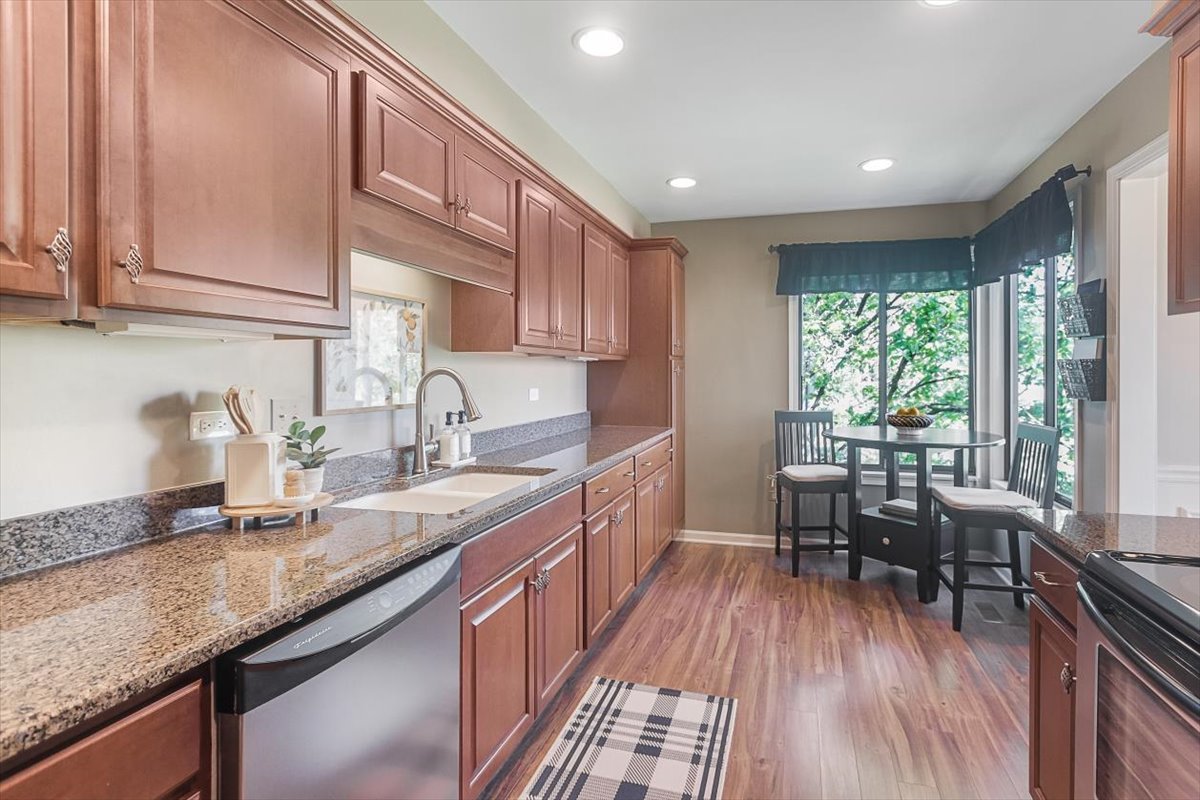 170 A Timber Ridge Lane, Unit A Lake Barrington, IL 60010 - Photo 11 of 26 Gallery Image 11