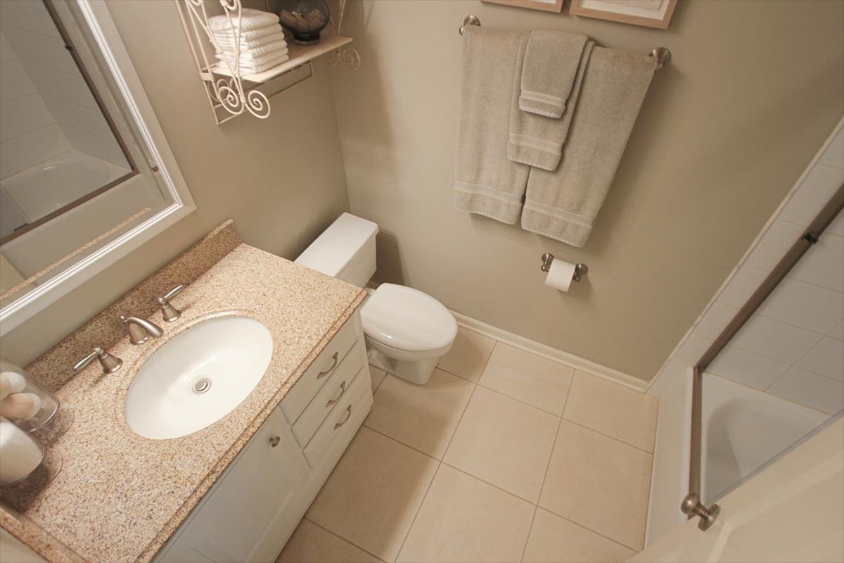170 A Timber Ridge Lane, Unit A Lake Barrington, IL 60010 - Photo 15 of 26 Gallery Image 15
