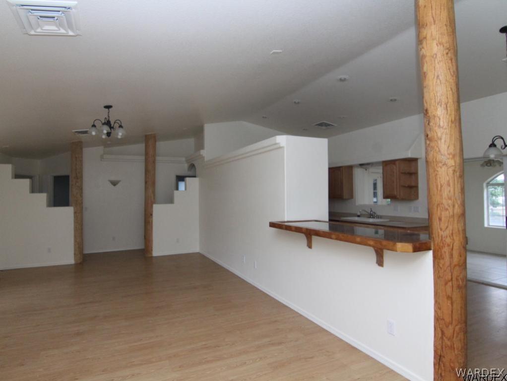 2010 East Cactus Wren Road Kingman, AZ 86409 - Photo 11 of 34 Breakfast Bar