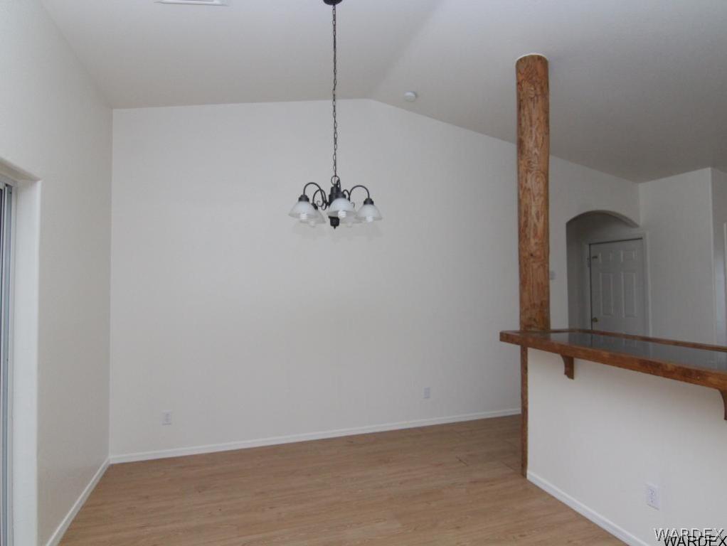 2010 East Cactus Wren Road Kingman, AZ 86409 - Photo 14 of 34 Dining Area