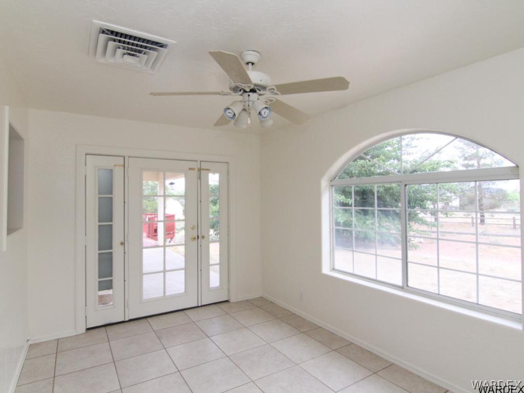 2010 East Cactus Wren Road Kingman, AZ 86409 - Photo 18 of 34 Arizona Room