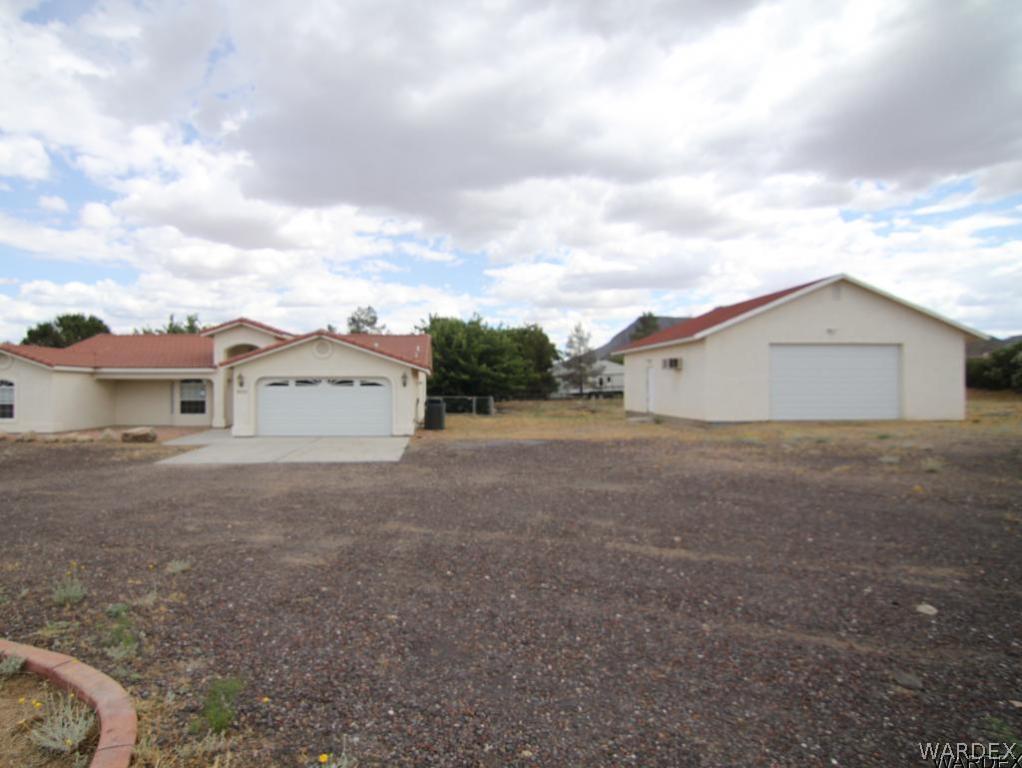 2010 East Cactus Wren Road Kingman, AZ 86409 - Photo 2 of 34