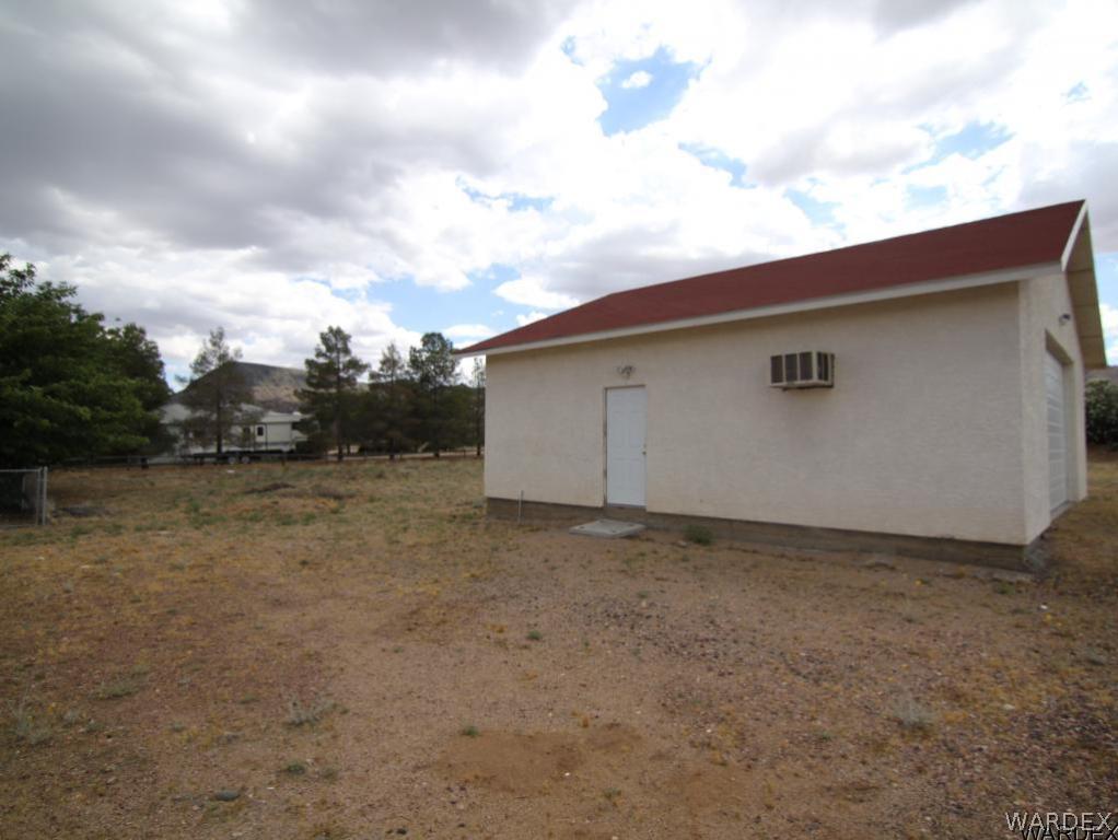 2010 East Cactus Wren Road Kingman, AZ 86409 - Photo 21 of 34 Detached Garage
