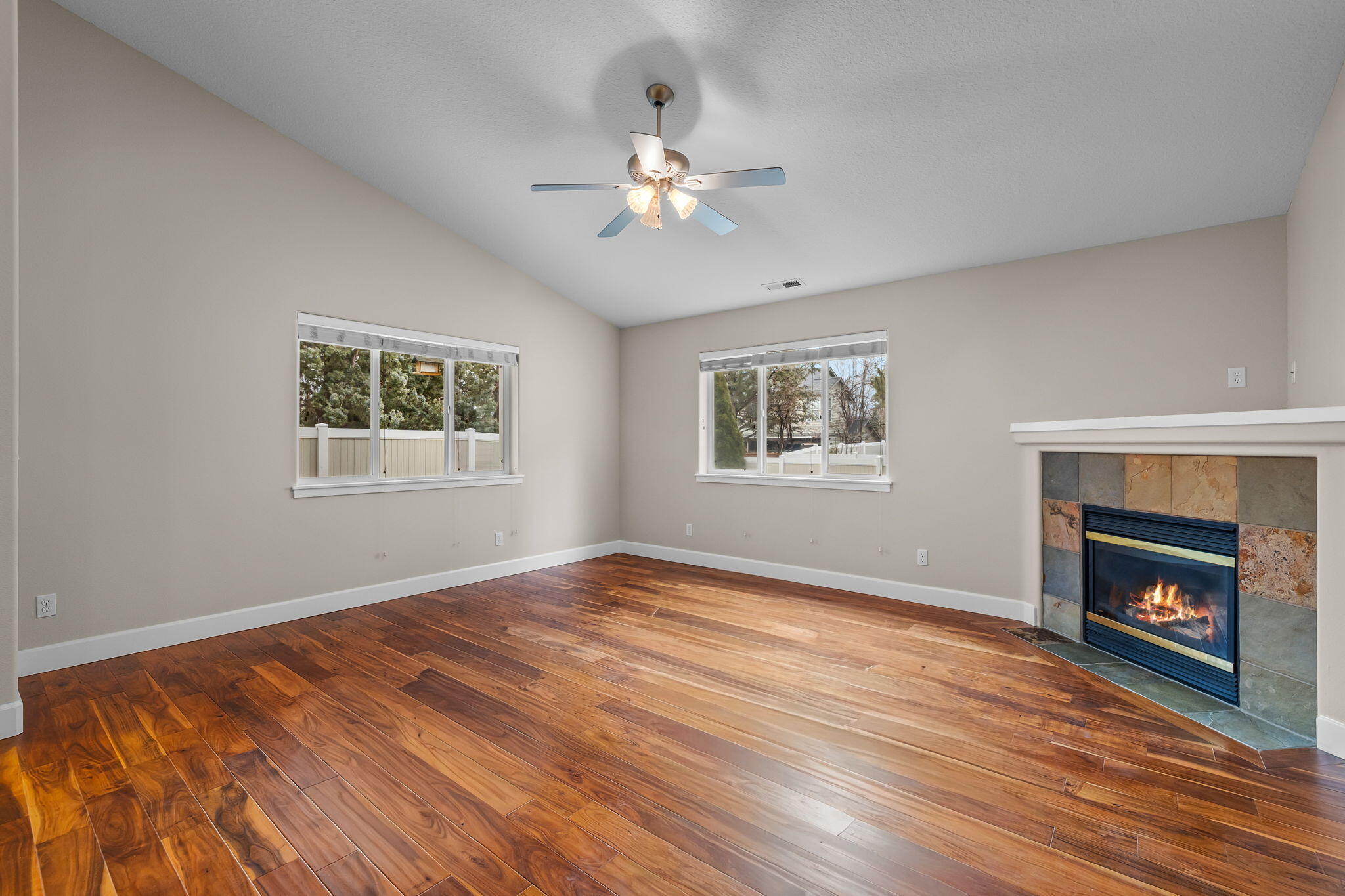 20657 Couples Lane Bend, OR 97702 - Photo 7 of 44 Living area