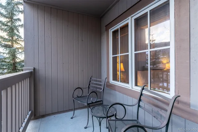 a view of an outdoor space