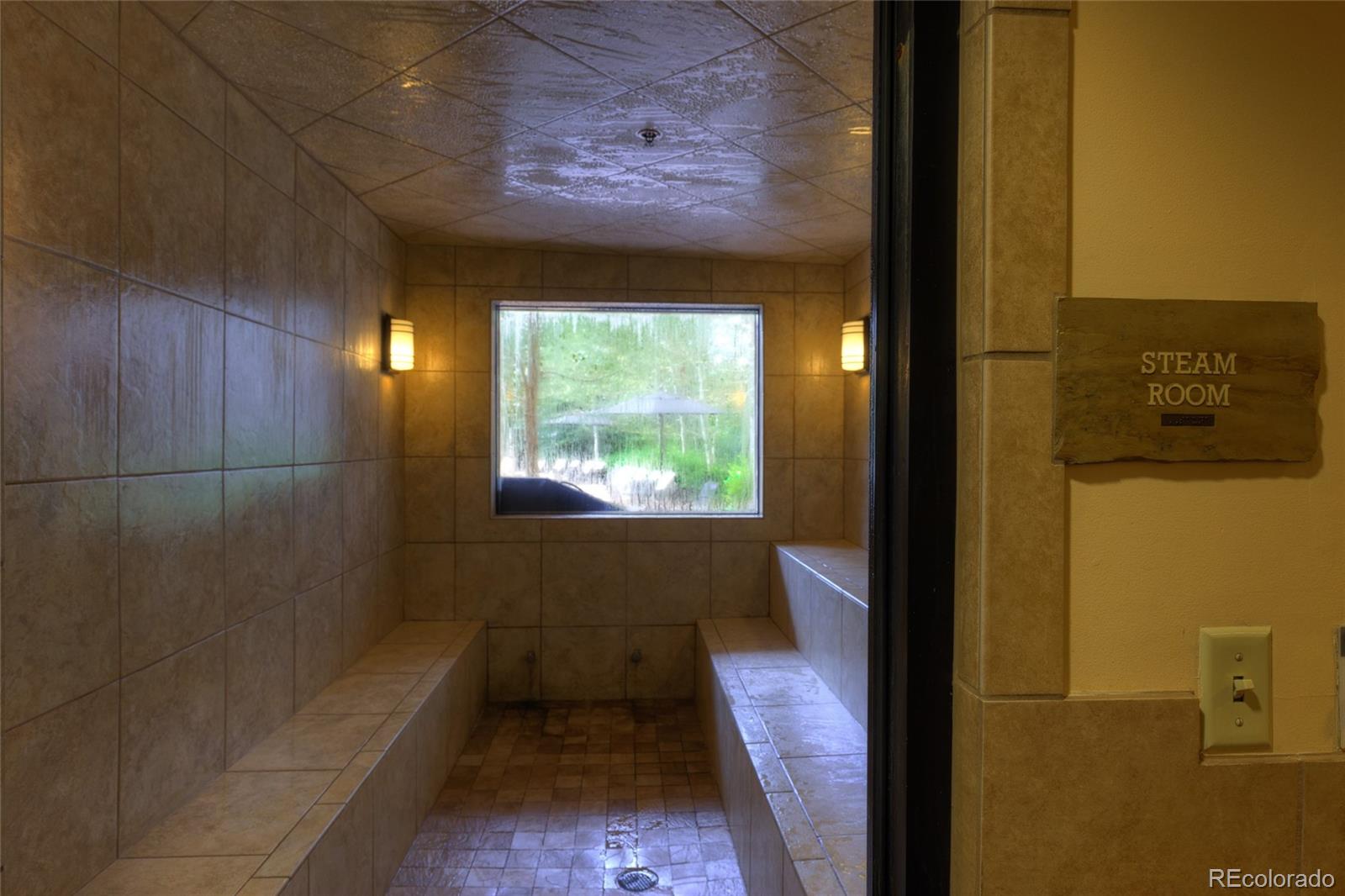 135 Dercum Drive, Unit 8595 Keystone, CO 80435 - Photo 22 of 33 a bathroom with a bathtub