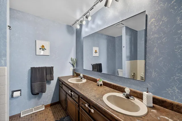 $480,000 | 75 Wilson Street, Lewiston, MN 55952