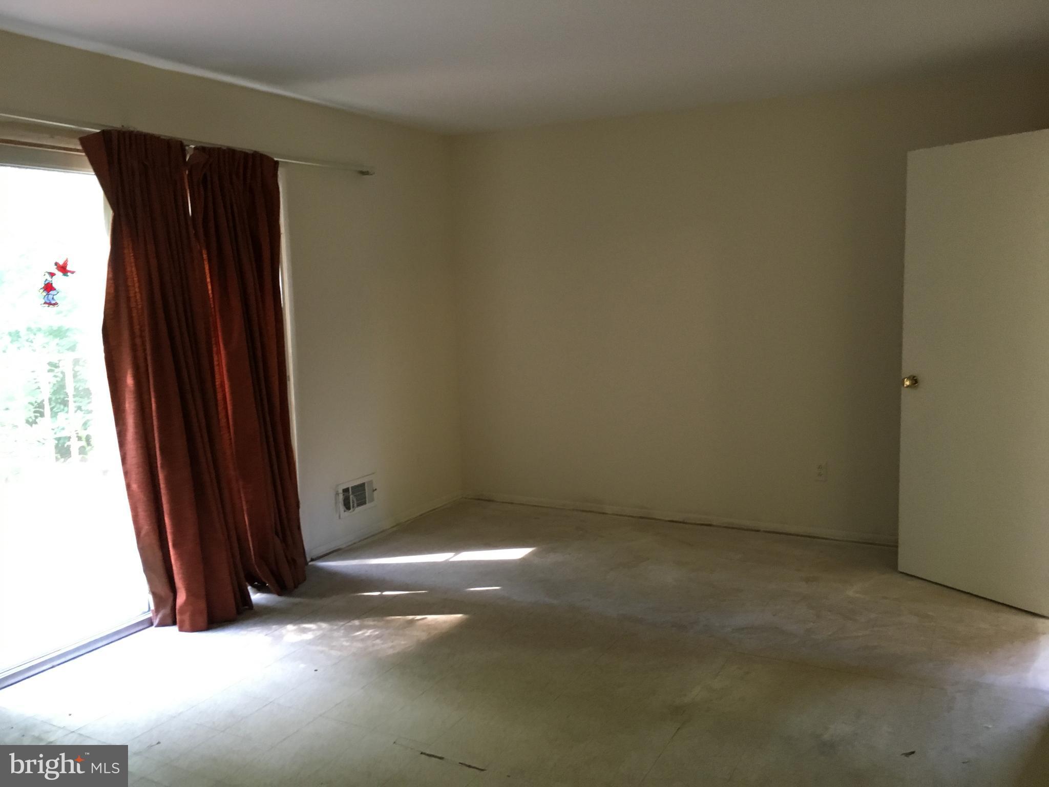 111 Walgrove Road Reisterstown, MD 21136 - Photo 5 of 14 Family Room