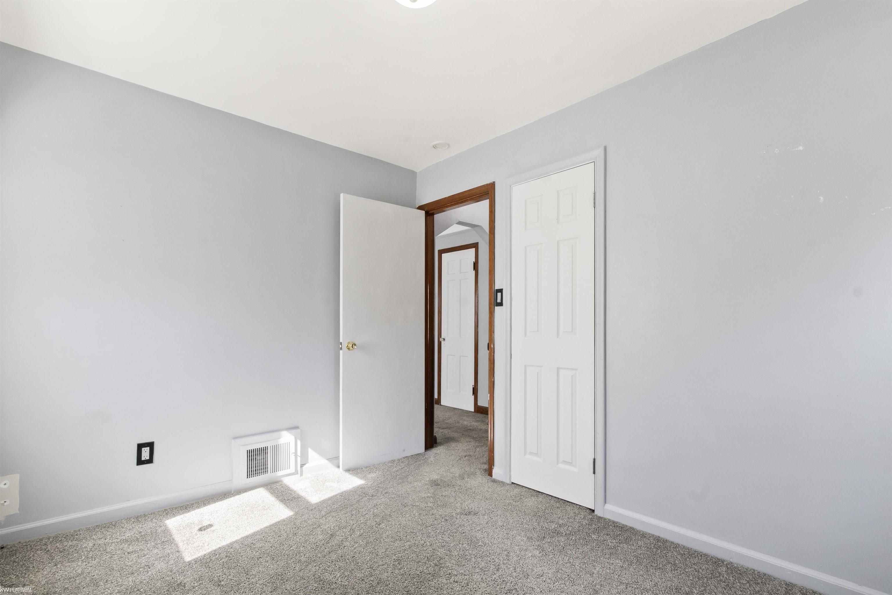 22062 Rausch Avenue Eastpointe, MI 48021 - Photo 15 of 23