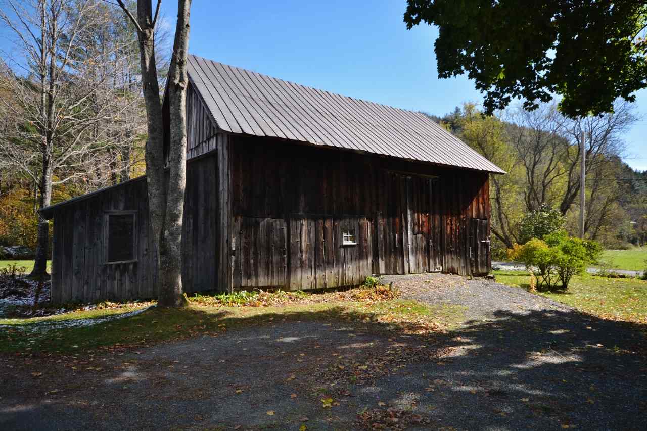 36 Harding Place Pomfret, VT 05091 - Photo 4 of 21