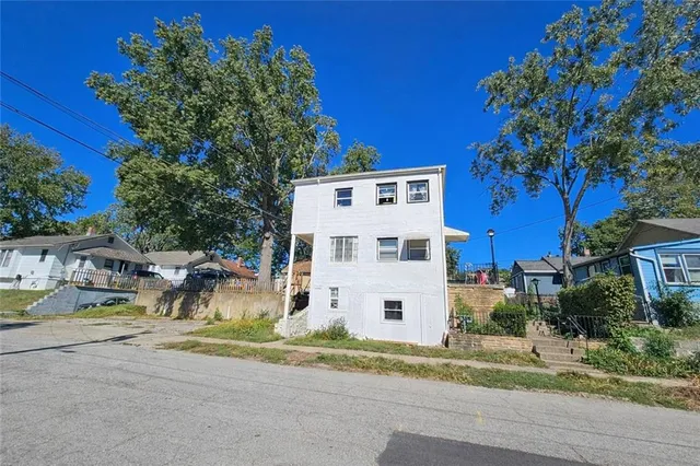 $479,000 | 1206-1208 West White Oak Street, Independence, MO 64050