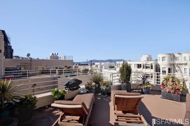 2139 Green San Francisco Ca, Unit E San Francisco, CA 94123 - Photo 2 of 10