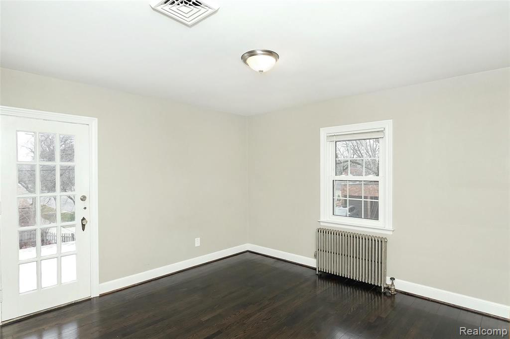 377 McMillan Road Grosse Pointe Farms, MI 48236 - Photo 24 of 38