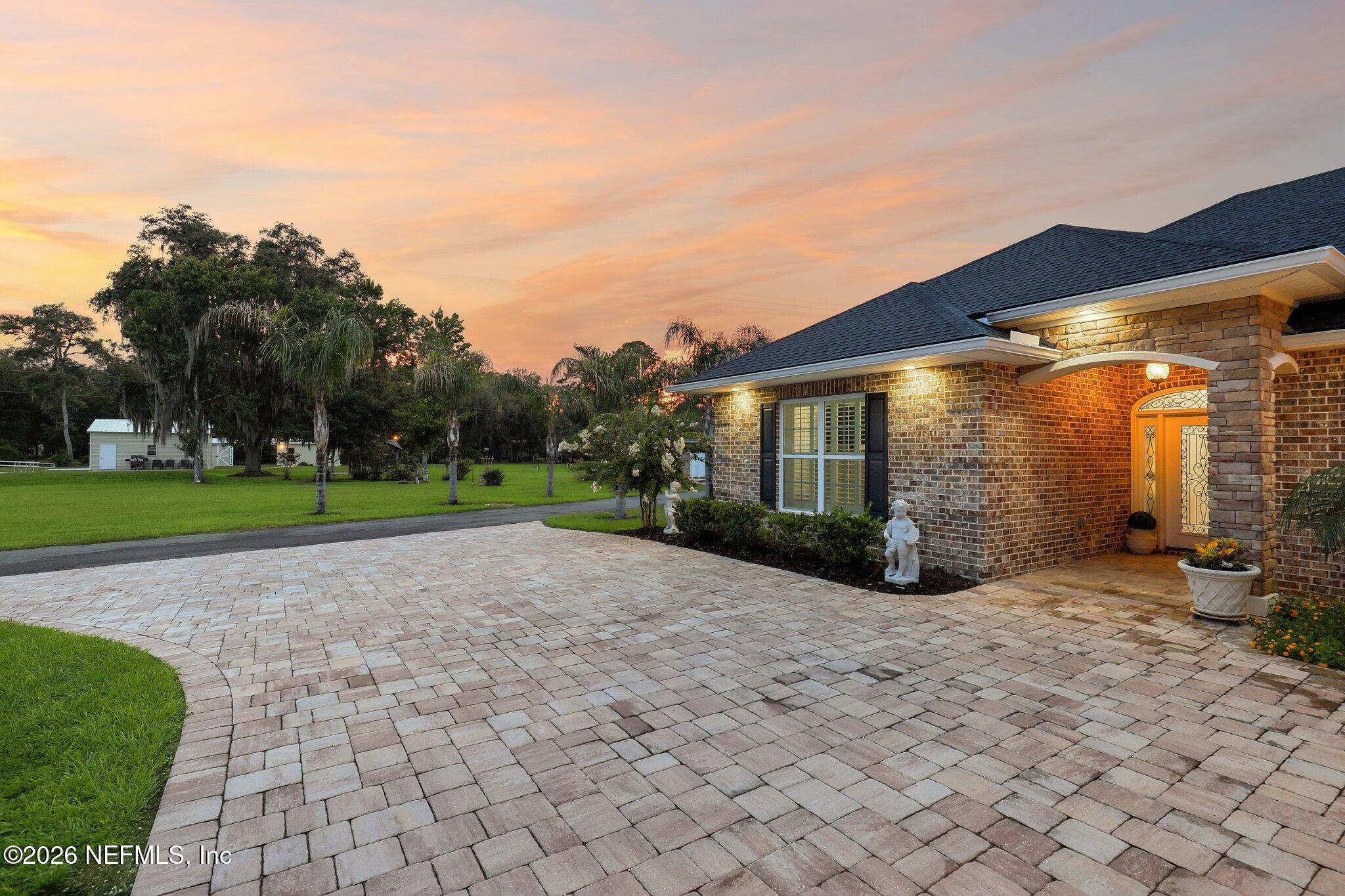122 Macon Road Palatka, FL 32177 - Photo 162 of 177 Driveway of Main House