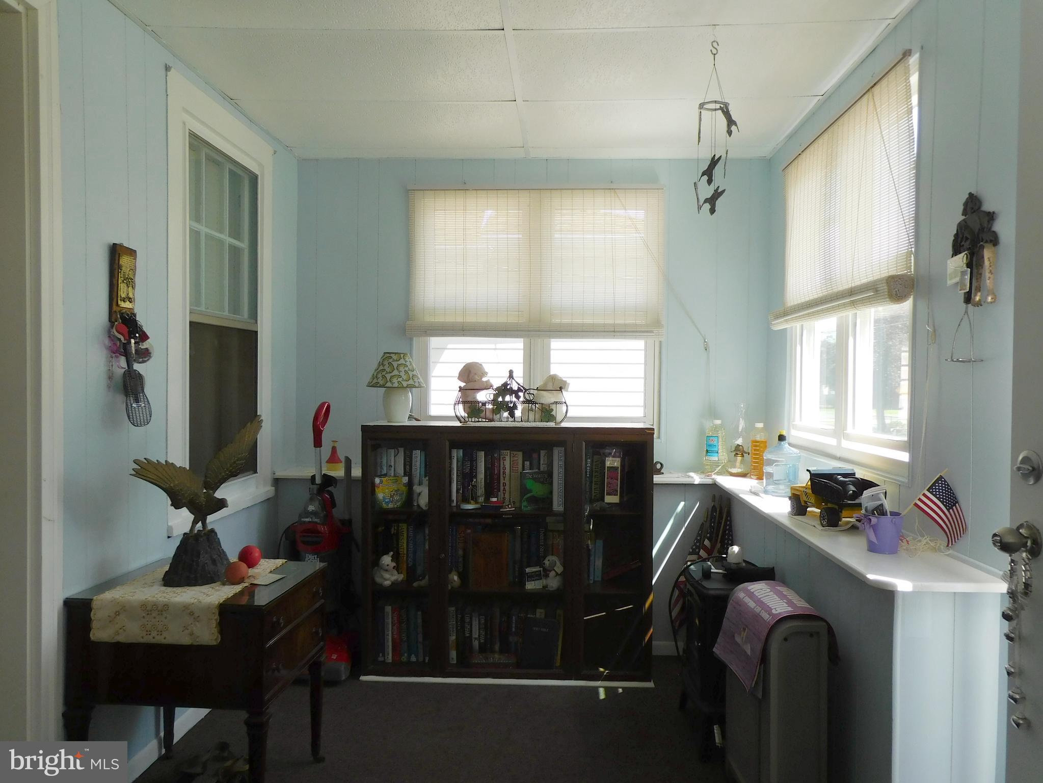 121 Kossuth Street Riverside, NJ 08075 - Photo 3 of 35 Sun/Florida room
