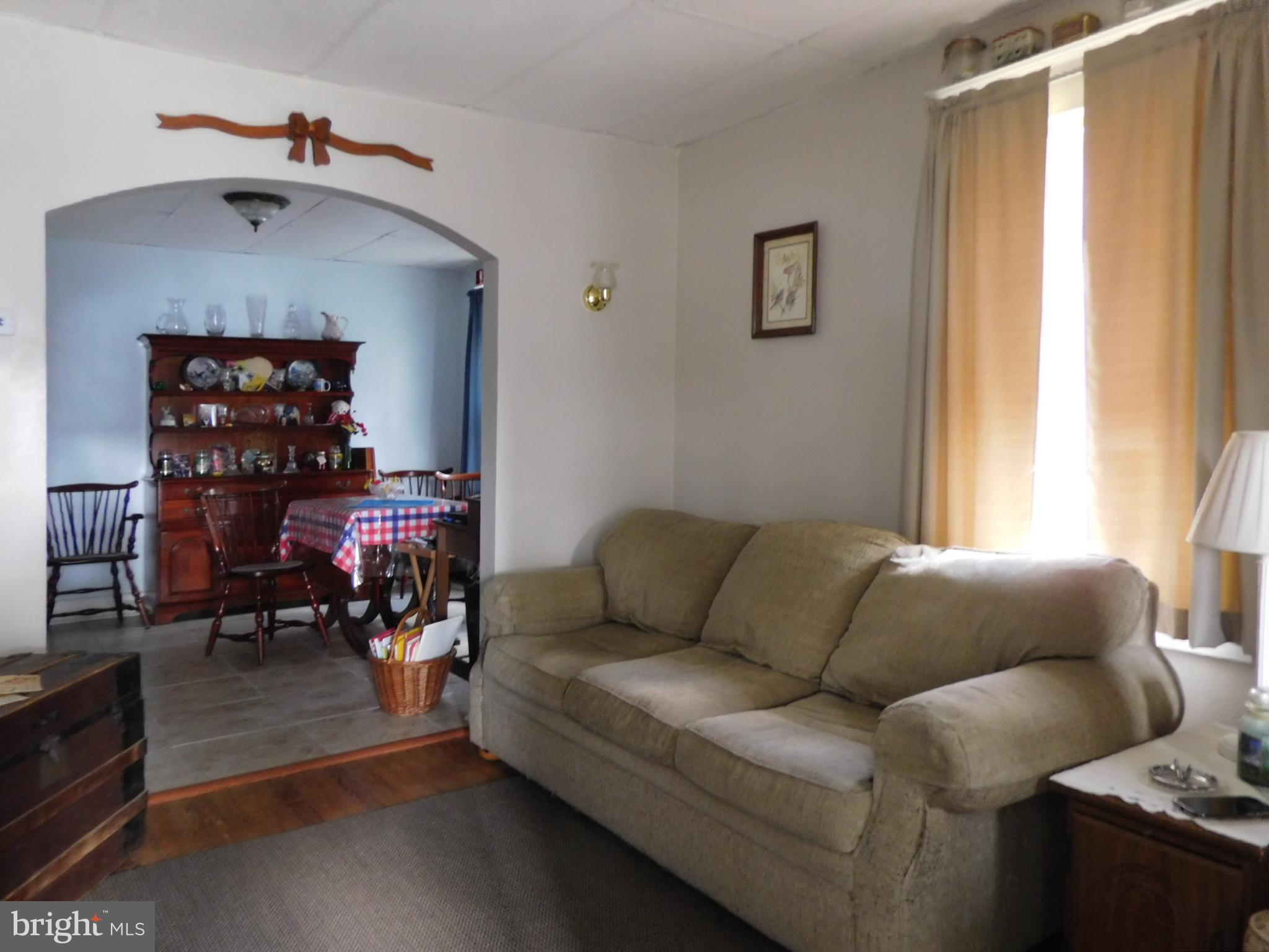 121 Kossuth Street Riverside, NJ 08075 - Photo 8 of 35 Living Room