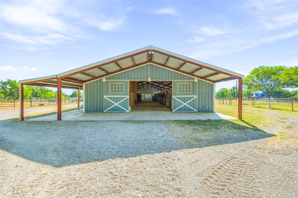 11217 Foutch Road Pilot Point, TX 76258 - Photo 5 of 39 Show Barn
