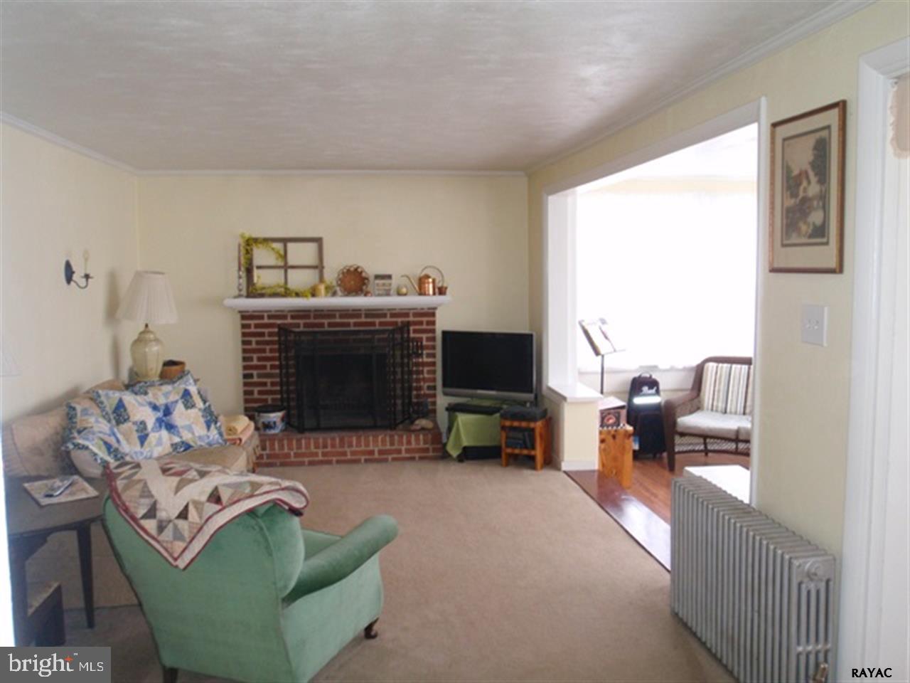 910 Green Springs Road York, PA 17406 - Photo 3 of 23