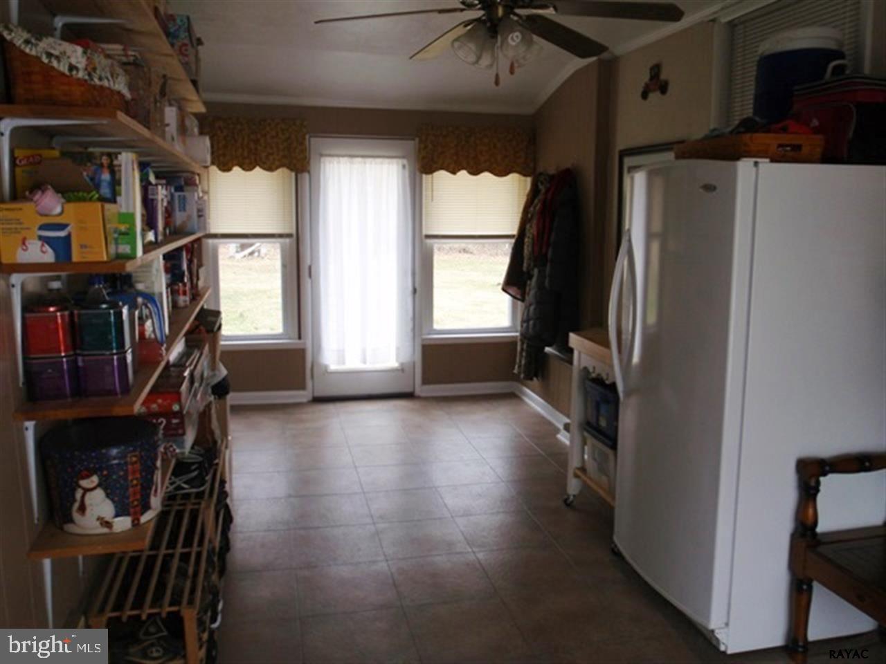 910 Green Springs Road York, PA 17406 - Photo 8 of 23