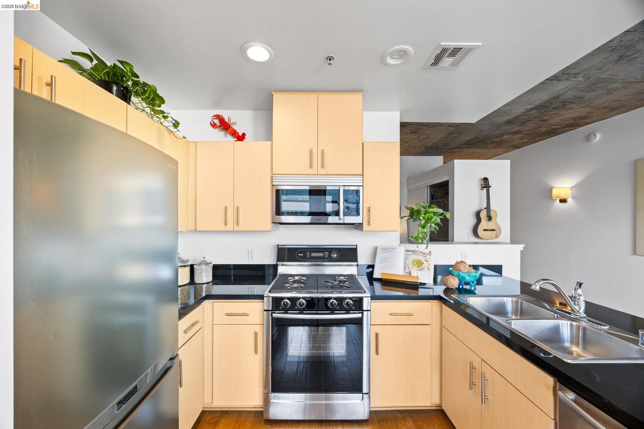 311 2nd Street, Unit 714 Oakland, CA 94607 - Photo 9 of 34