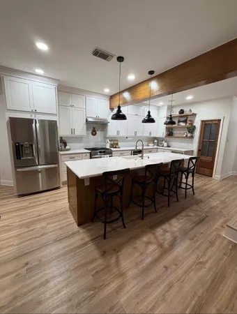 $2,800 | 1811 Emerald Lake Court, Houston, TX 77062