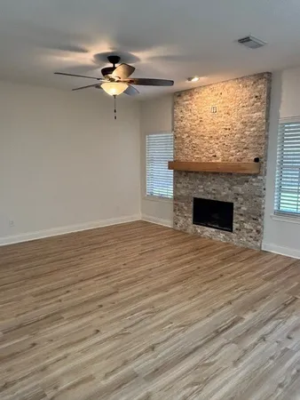 $2,800 | 1811 Emerald Lake Court, Houston, TX 77062
