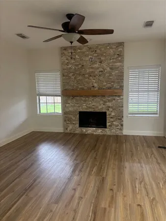 $2,800 | 1811 Emerald Lake Court, Houston, TX 77062