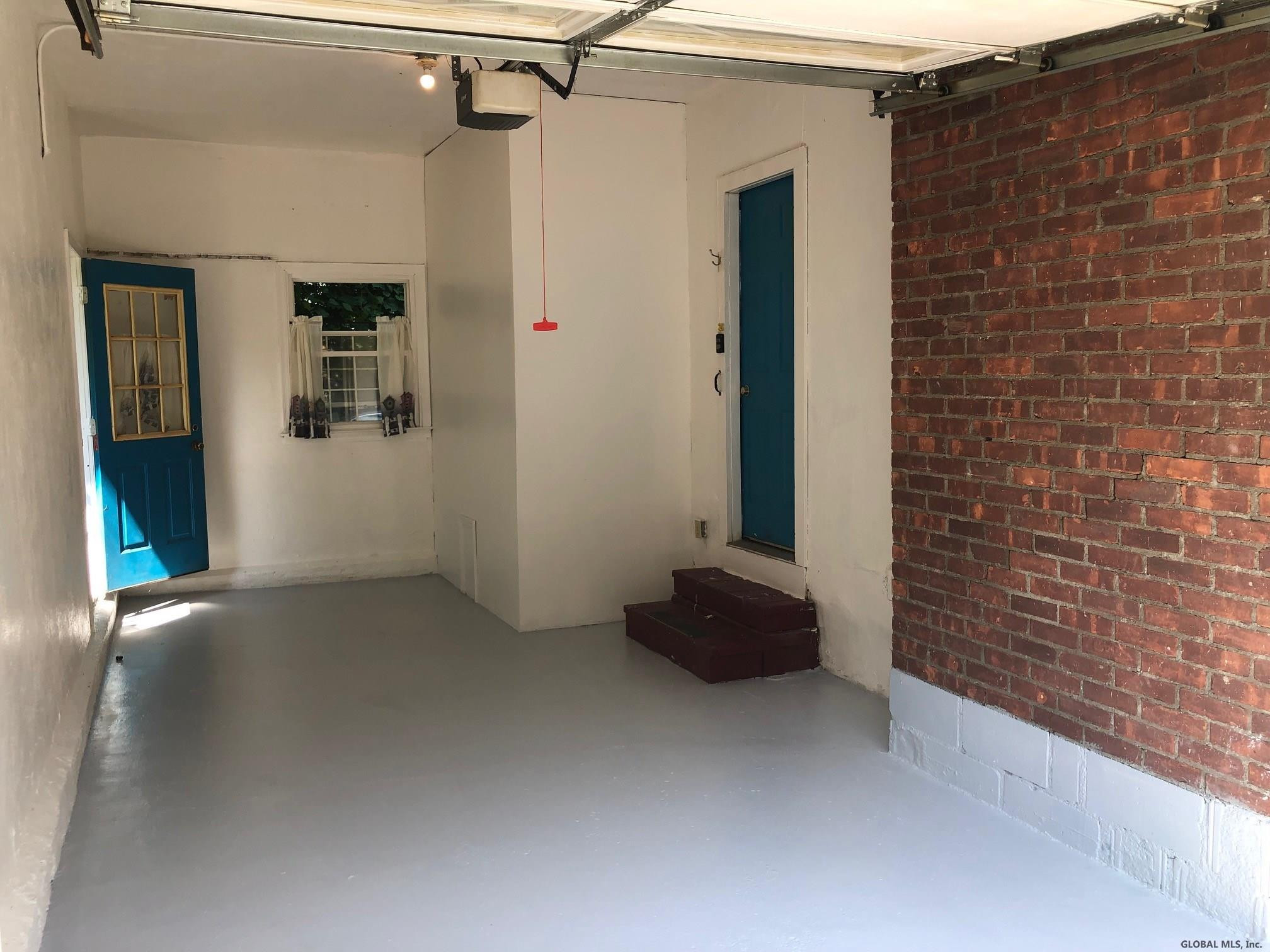393 Wellington Road Bethlehem, NY 12054 - Photo 20 of 30 Photo 21