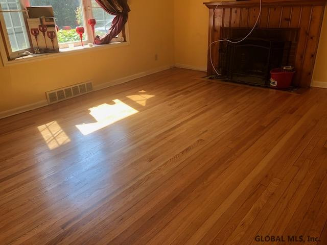 393 Wellington Road Bethlehem, NY 12054 - Photo 2 of 30 Photo 2