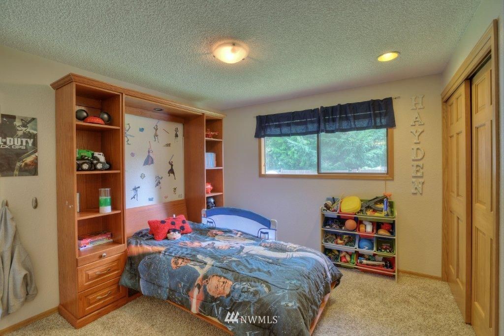 14218 149th Place Southeast Renton, WA 98059 - Photo 11 of 15