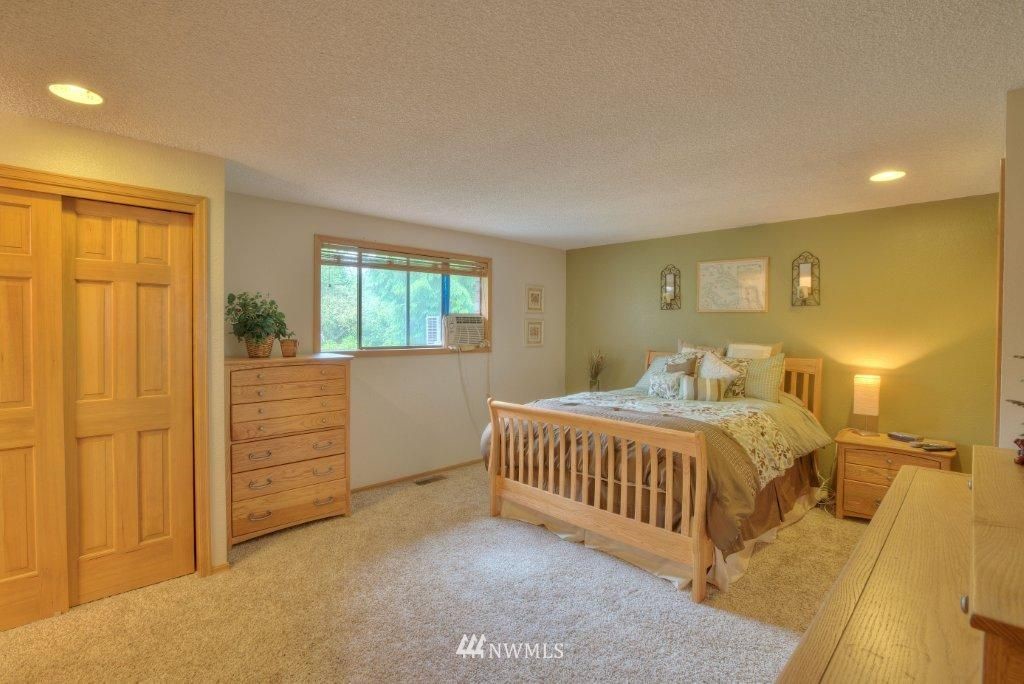 14218 149th Place Southeast Renton, WA 98059 - Photo 9 of 15