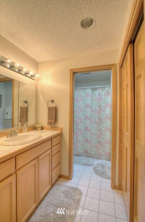 14218 149th Place Southeast Renton, WA 98059 - Photo 10 of 15