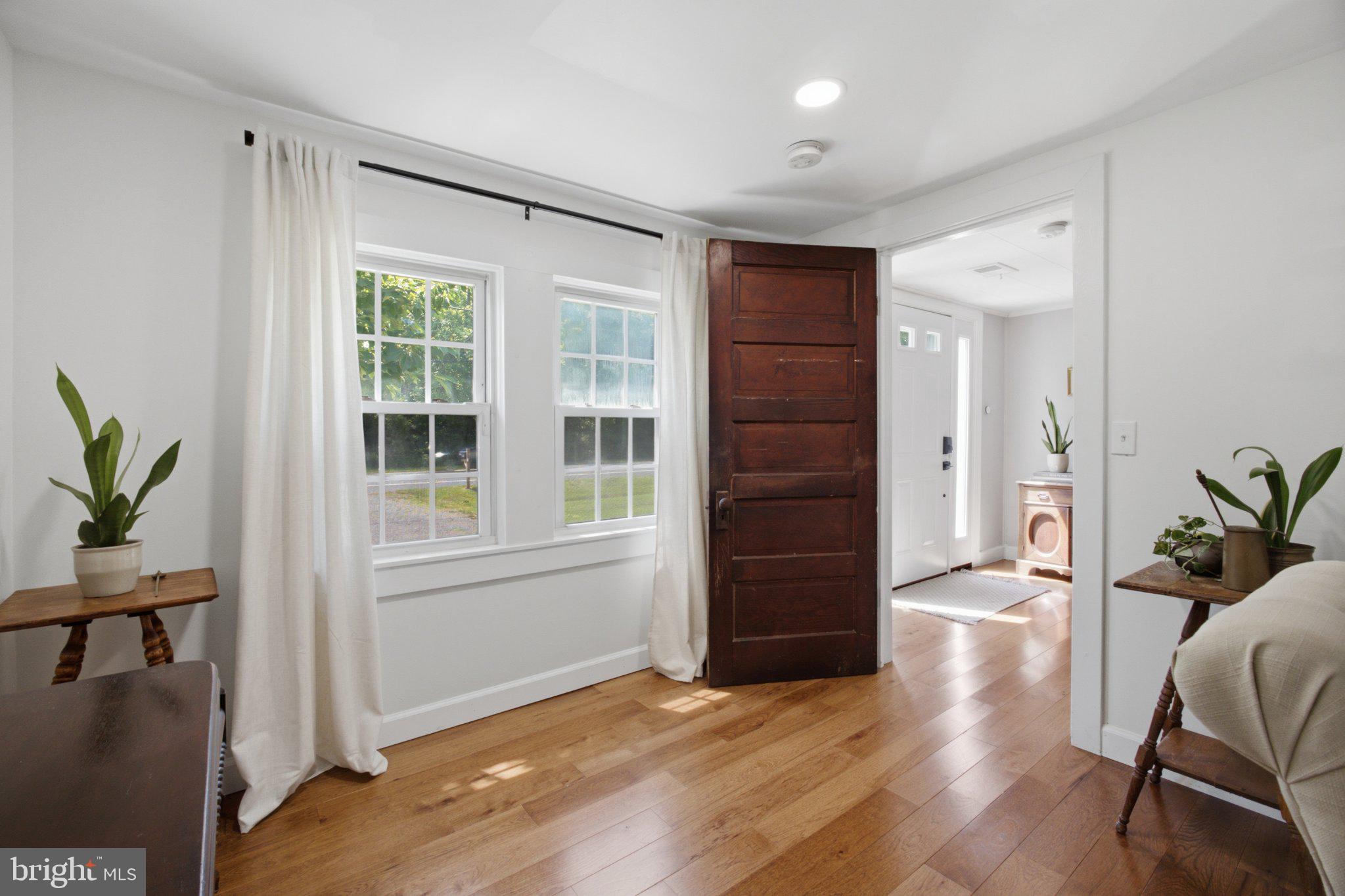 5650 Deale Churchton Road Churchton, MD 20733 - Photo 7 of 31 Welcoming entryway with natural light.