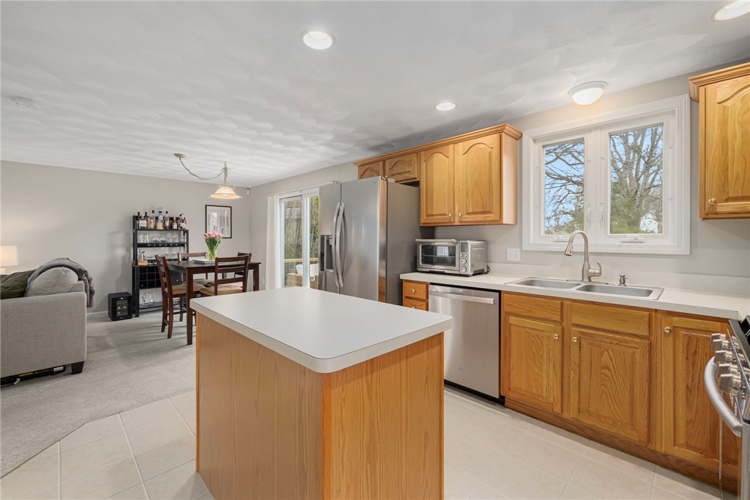75 MacBeth Street Cranston, RI 02920 - Photo 10 of 45