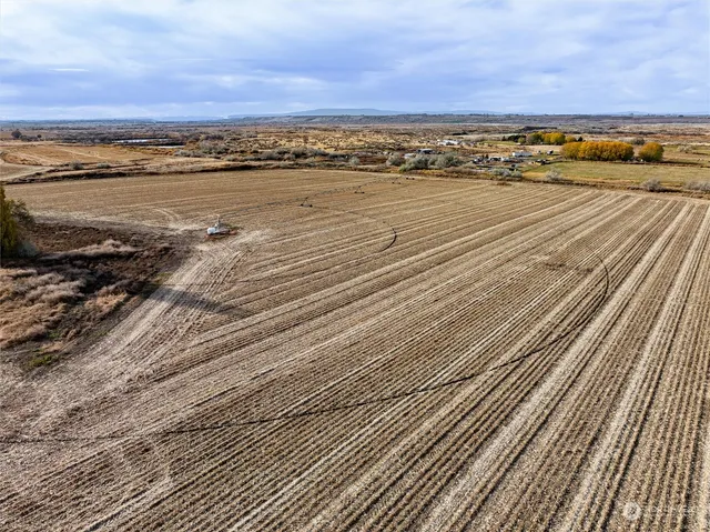 $229,900 | 0 Nka Hawk 1 Lane, Connell, WA 99326