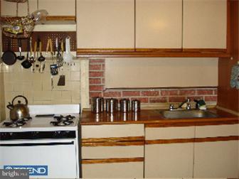 7514 Briar Road Philadelphia, PA 19138 - Photo 6 of 9 Kitchen