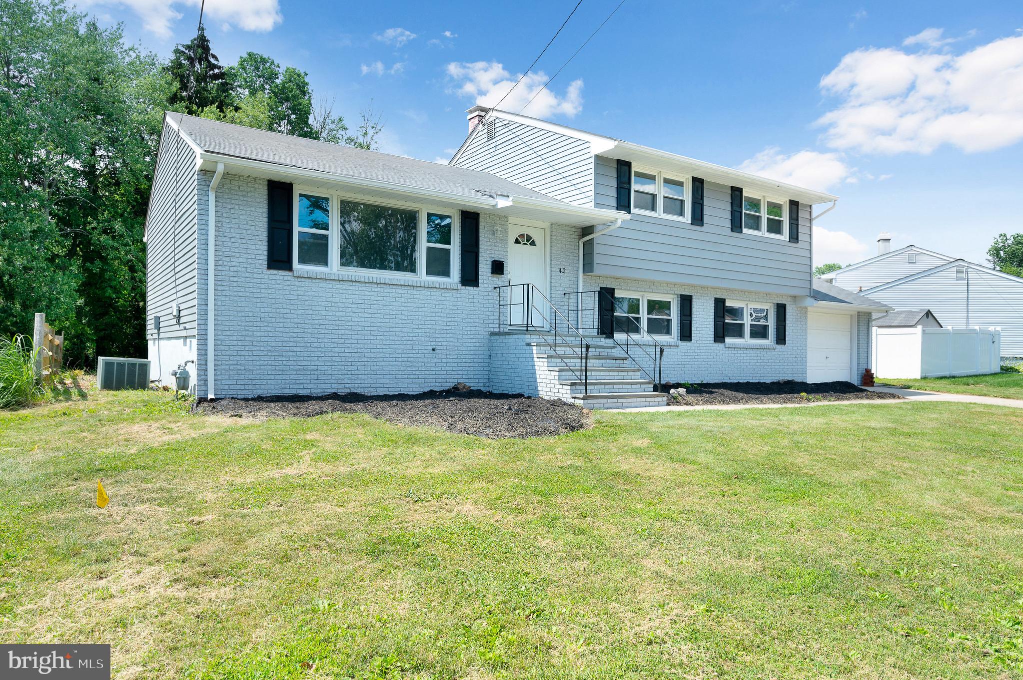 42 Lumar Road Trenton, NJ 08648 - Photo 2 of 30