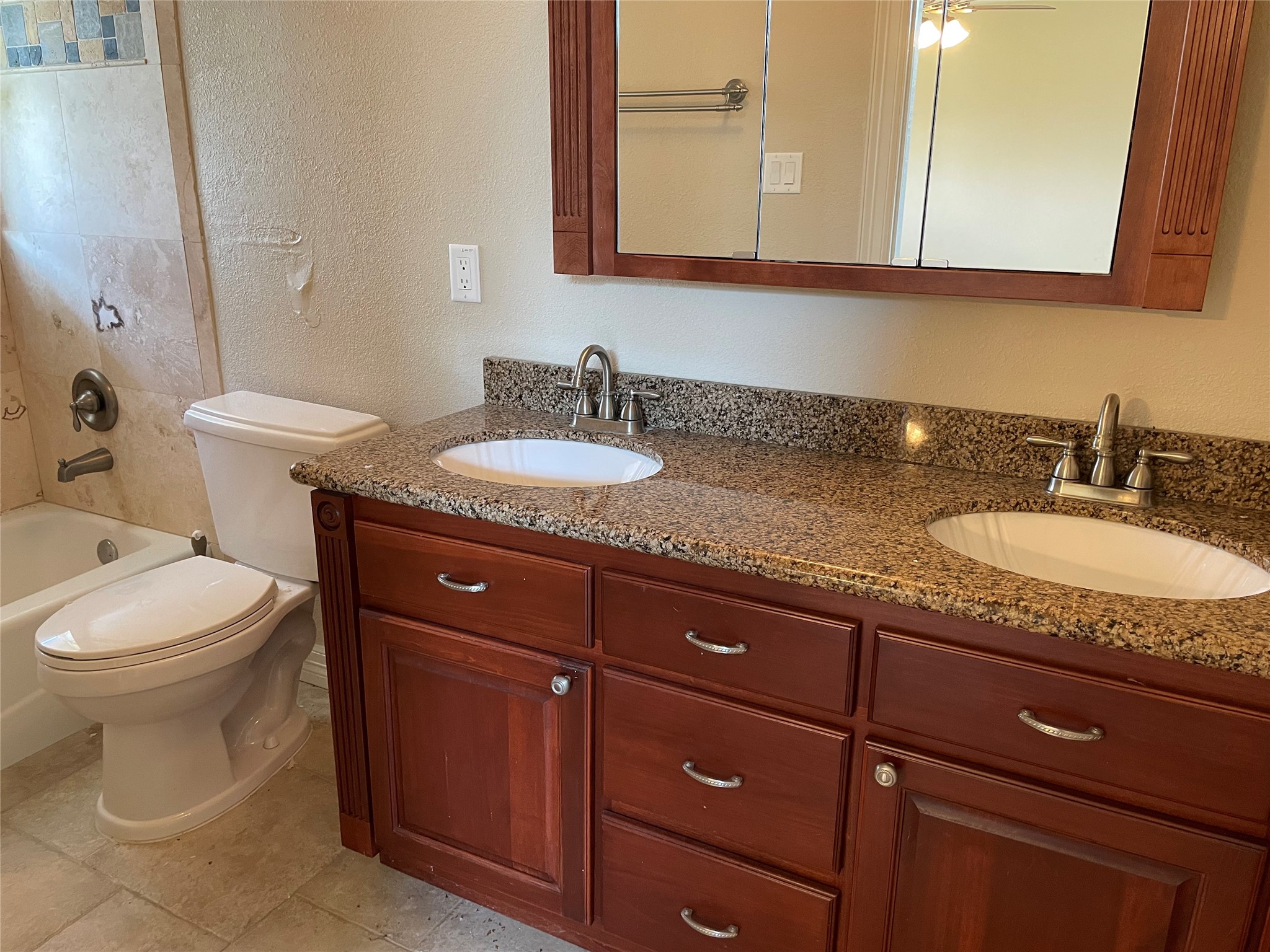 20527 Rio Villa Drive Houston, TX 77049 - Photo 12 of 12 2nd Bathroom