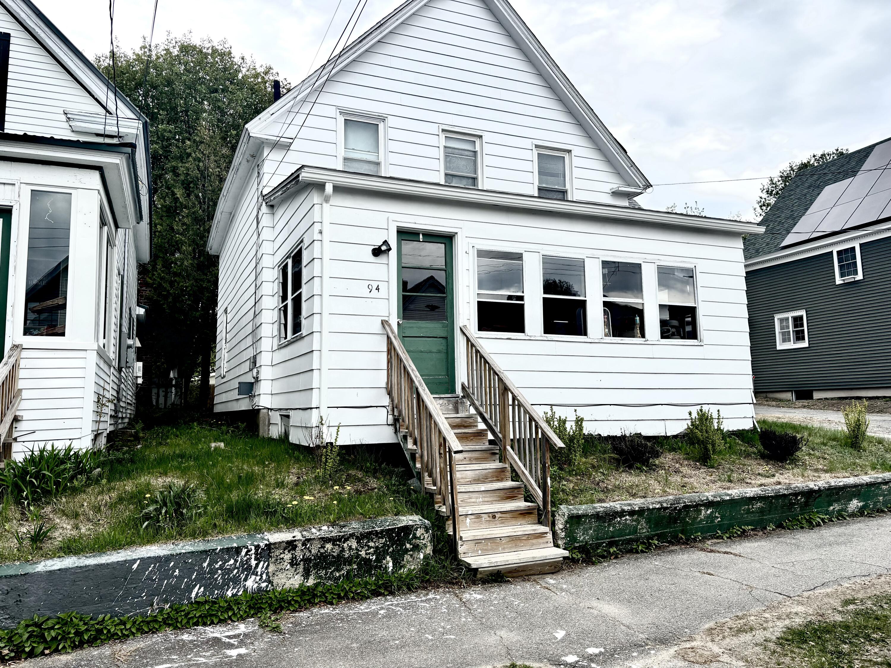 94 Lincoln Street Millinocket, ME 04462 - Photo 2 of 42 IMG_6156