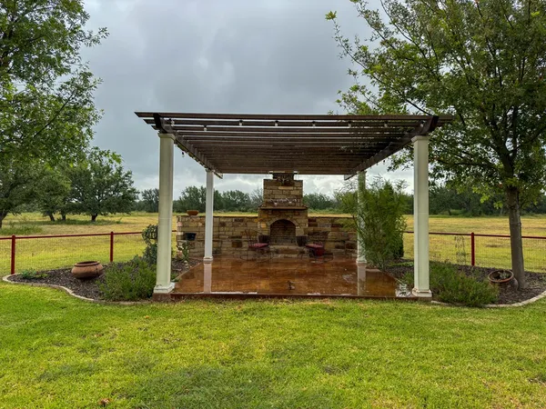 a view of a yard