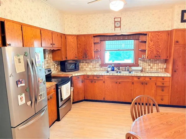 $174,900 | 1404 South 8th Street, Atchison, KS 66002