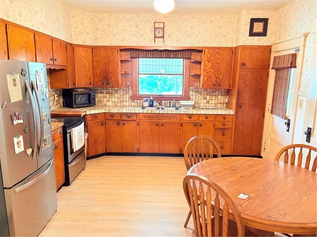 $174,900 | 1404 South 8th Street, Atchison, KS 66002