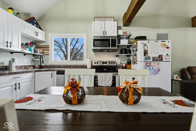 $210,000 | 523 Fairview Drive, Columbus, IN 47201