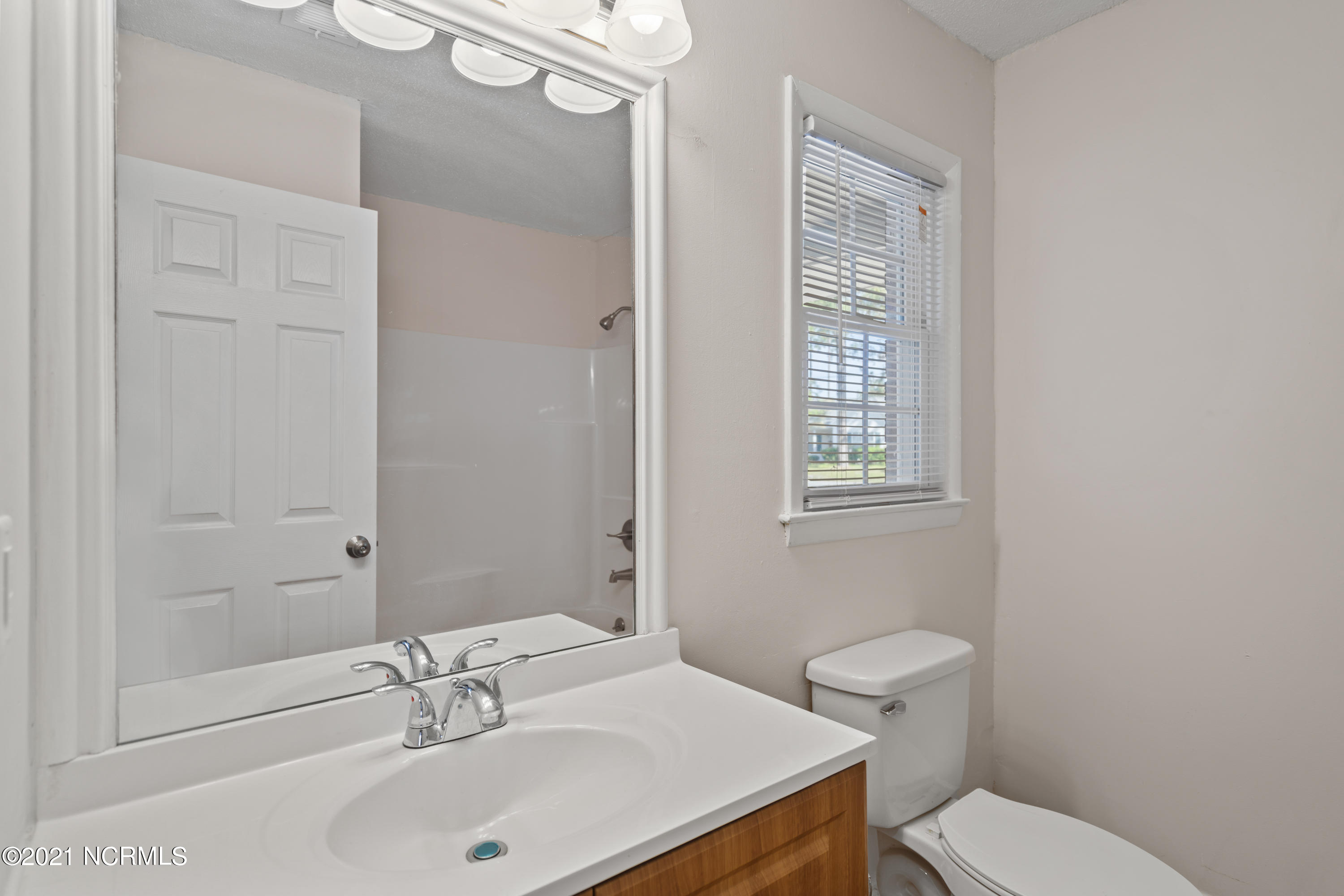 626 Governors Road Wilmington, NC 28411 - Photo 28 of 36 626 Governors Rd HDR (18)