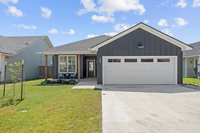 $390,000 | 109 Feather Way, Fredericksburg, TX 78624