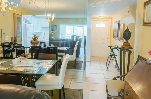 $1,800 | 671 South Hollybrook Drive, Unit 302, Pembroke Pines, FL 33025