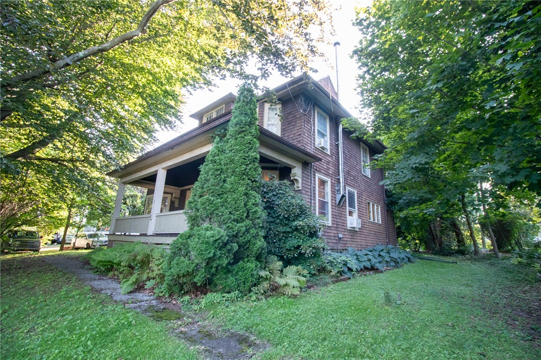 13 Cherry Street Lyons, NY 14489 - Photo 7 of 44 Front right of house