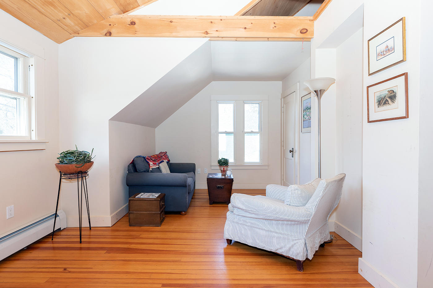 26 Union Street Camden, ME 04843 - Photo 7 of 28 Main house living area